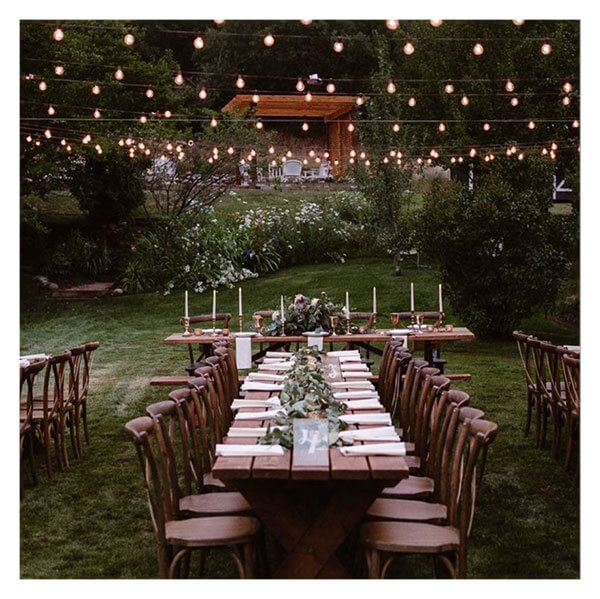 Tavolo imbandito per microwedding